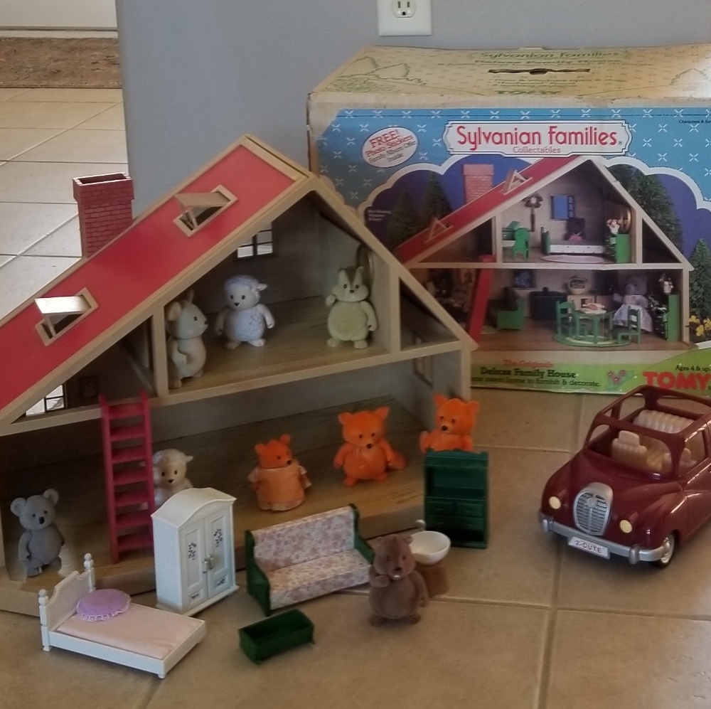 Sylvanian Calico Critters TOMY Deluxe Family House